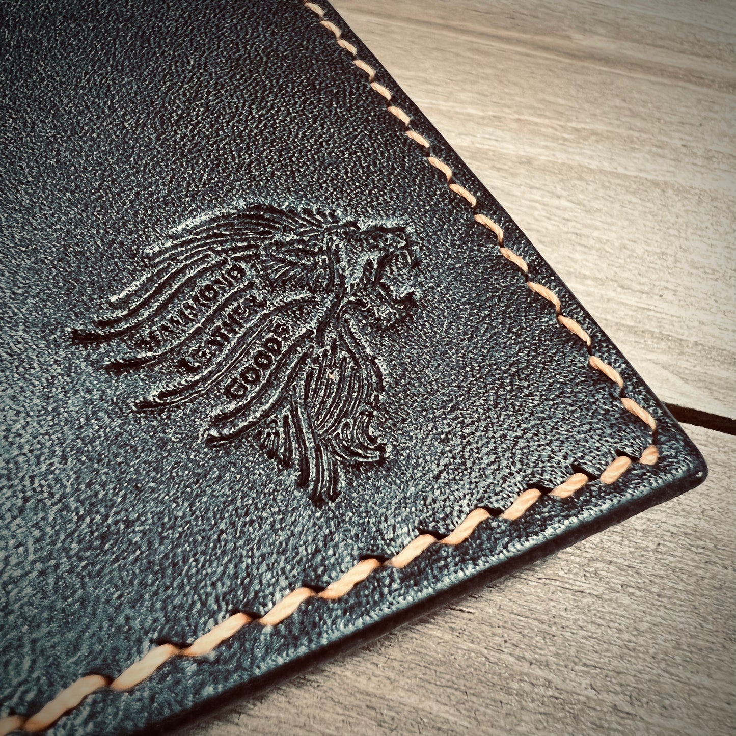 The Black & Tan - Vertical Wallet