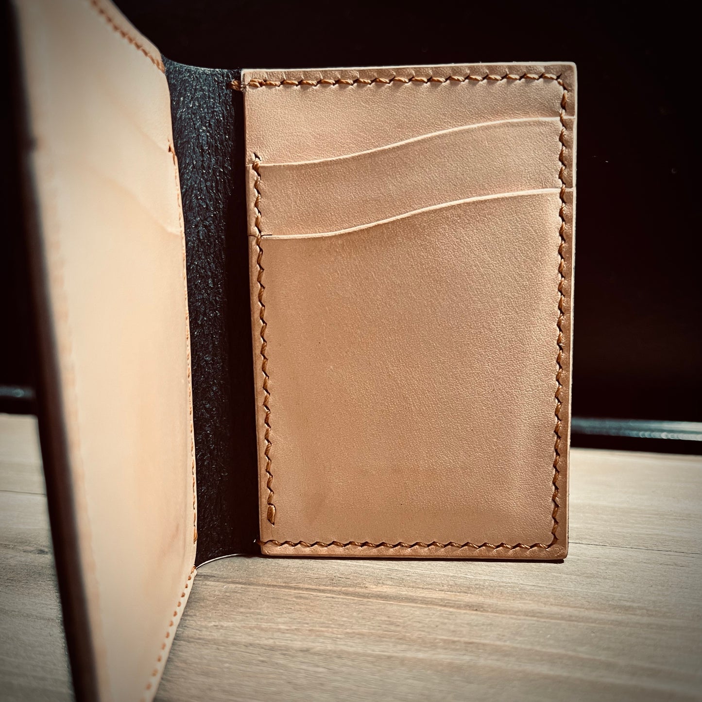 The Black & Tan - Vertical Wallet
