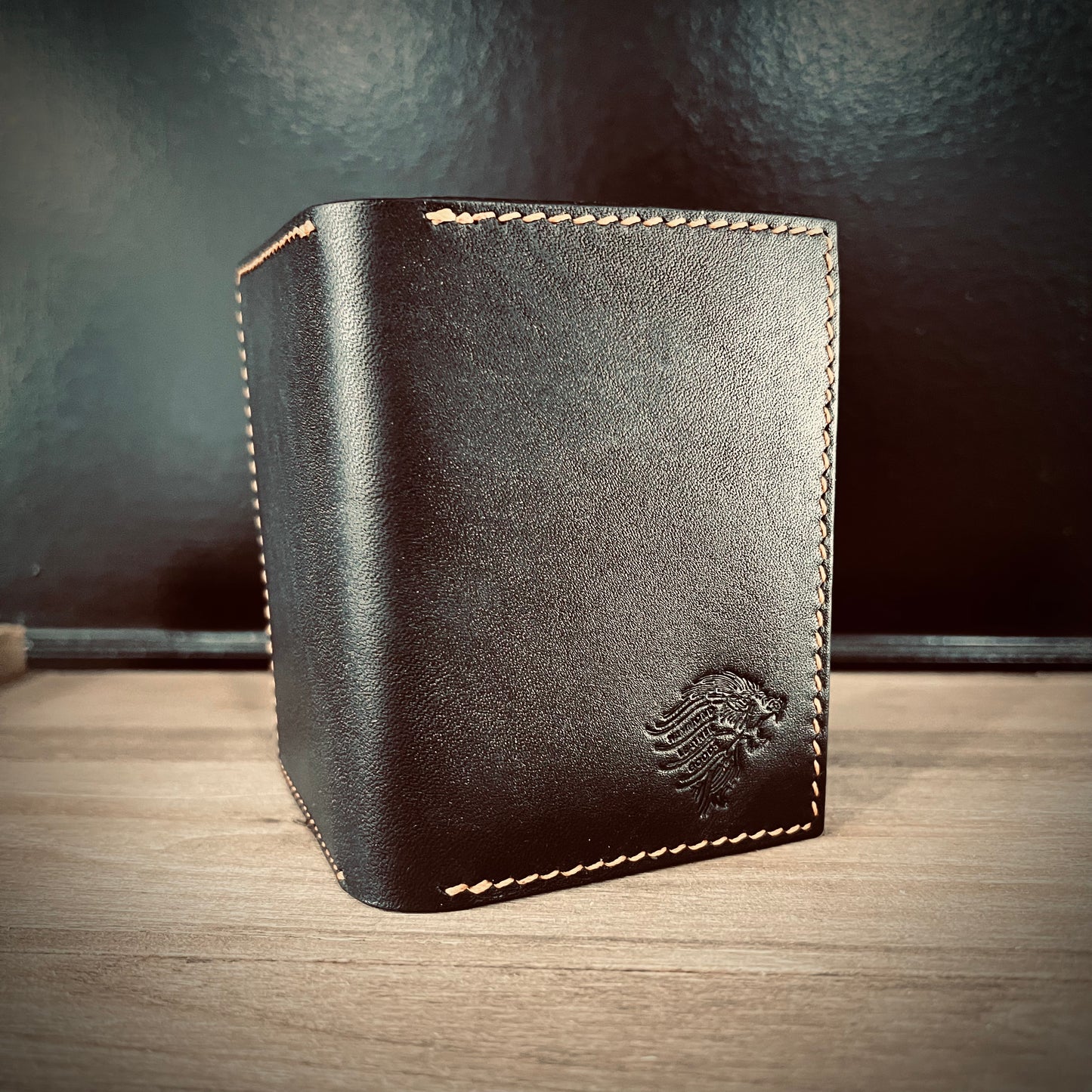 The Black & Tan - Vertical Wallet
