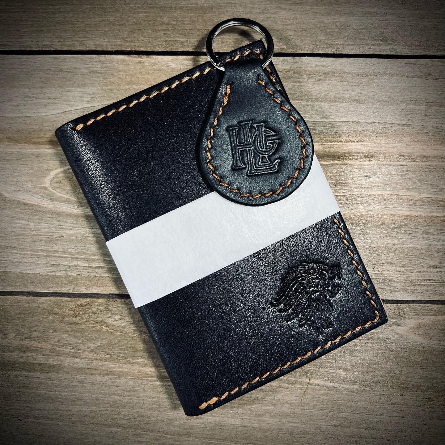 The Black & Tan - Vertical Wallet